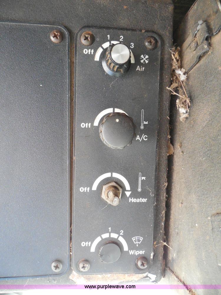 image for item I3465 1977 Gleaner M2 combine