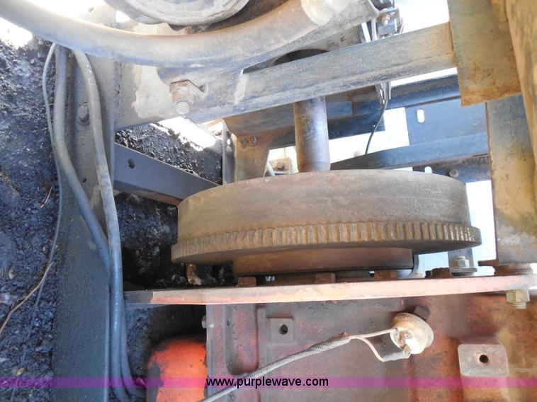 image for item I3465 1977 Gleaner M2 combine