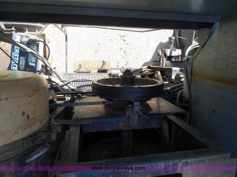 image for item I3465 1977 Gleaner M2 combine