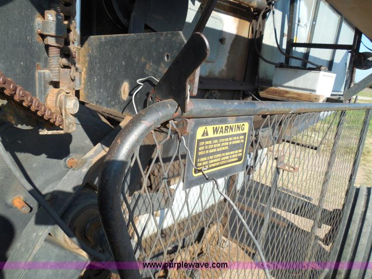image for item I3465 1977 Gleaner M2 combine