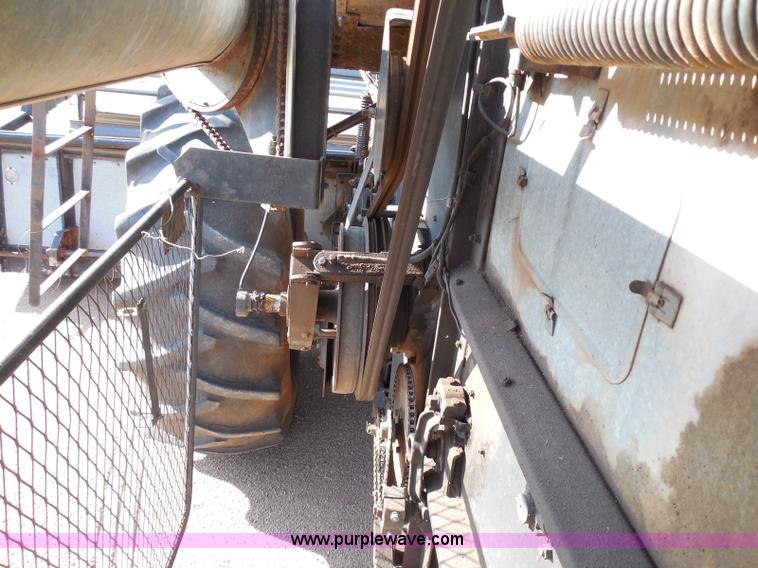 image for item I3465 1977 Gleaner M2 combine