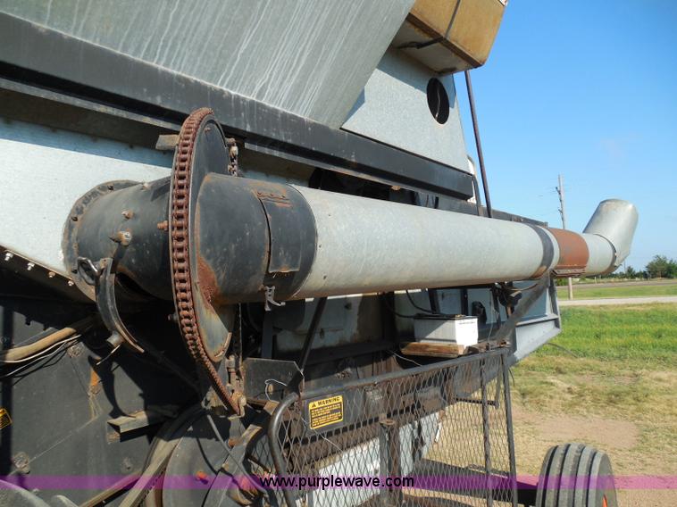 image for item I3465 1977 Gleaner M2 combine