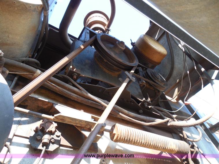 image for item I3465 1977 Gleaner M2 combine