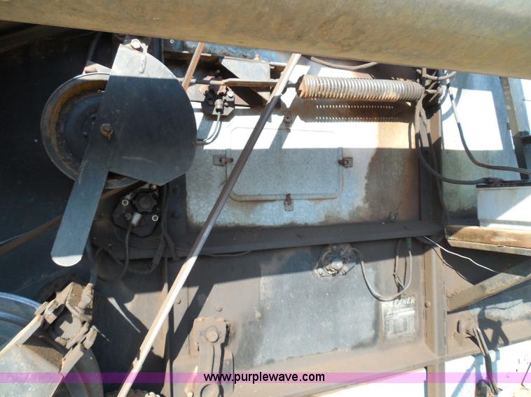 image for item I3465 1977 Gleaner M2 combine