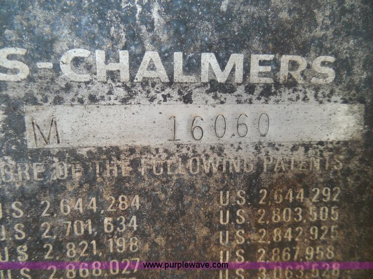 image for item I3465 1977 Gleaner M2 combine