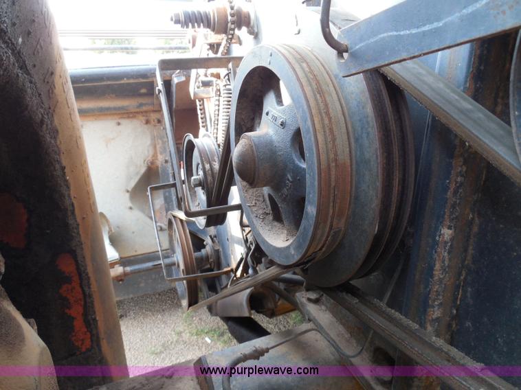 image for item I3465 1977 Gleaner M2 combine