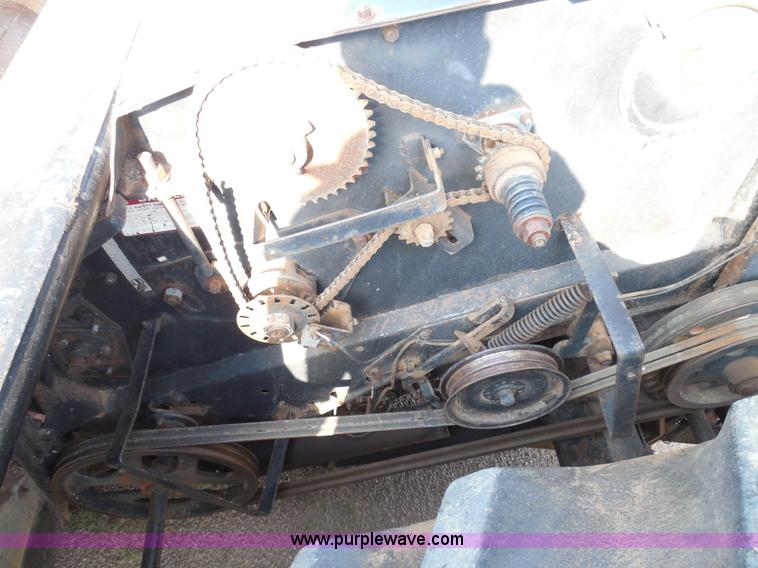 image for item I3465 1977 Gleaner M2 combine
