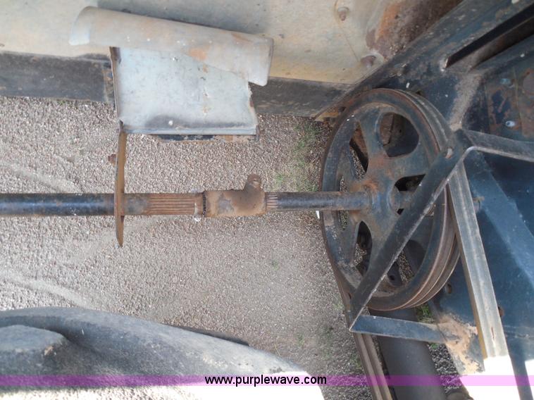 image for item I3465 1977 Gleaner M2 combine