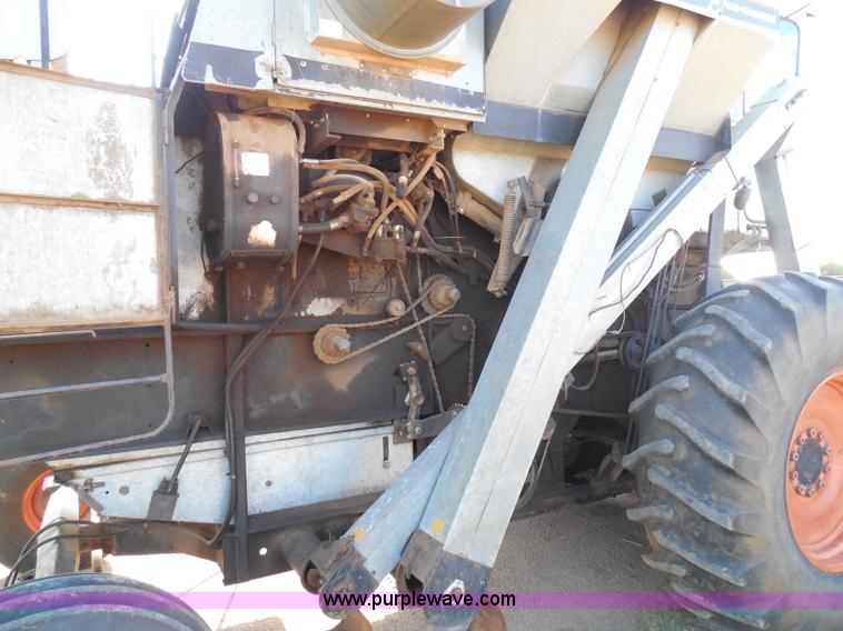 image for item I3465 1977 Gleaner M2 combine