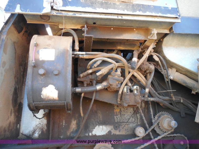 image for item I3465 1977 Gleaner M2 combine