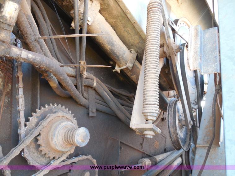image for item I3465 1977 Gleaner M2 combine
