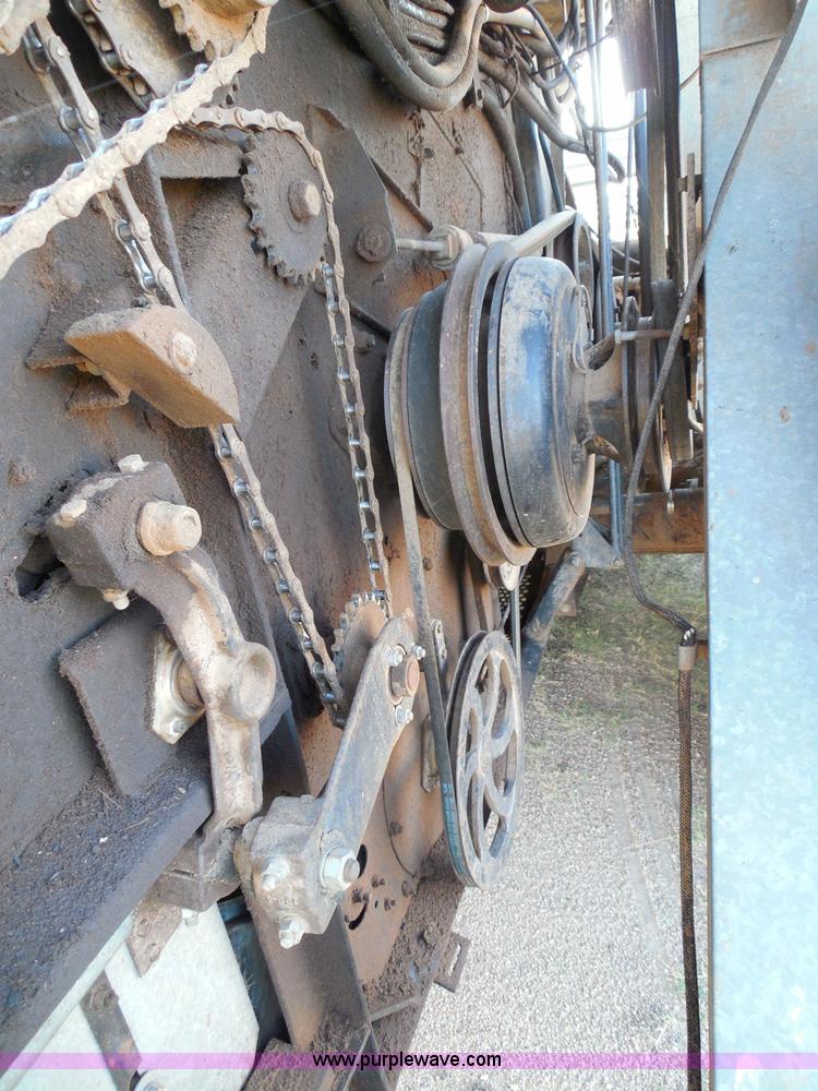 image for item I3465 1977 Gleaner M2 combine