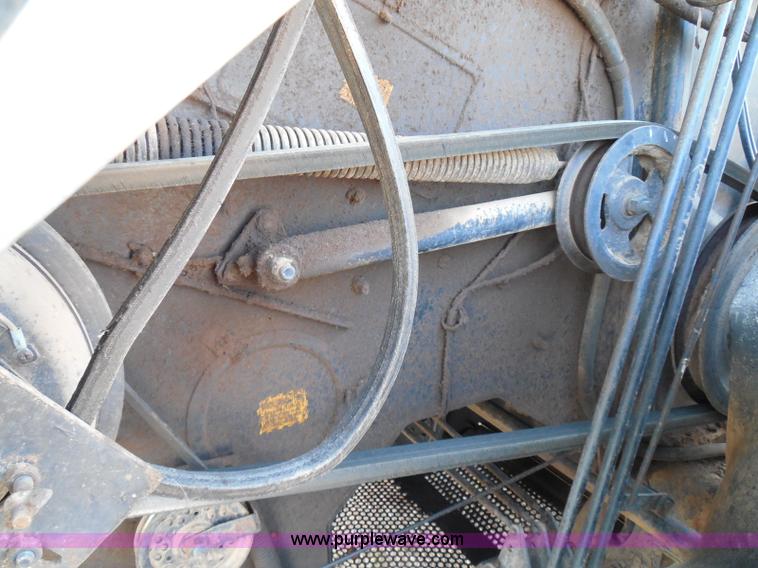 image for item I3465 1977 Gleaner M2 combine