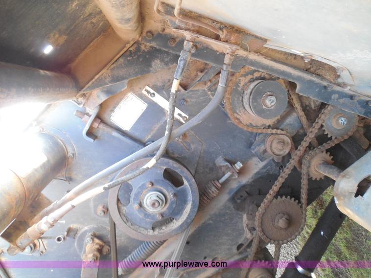 image for item I3465 1977 Gleaner M2 combine