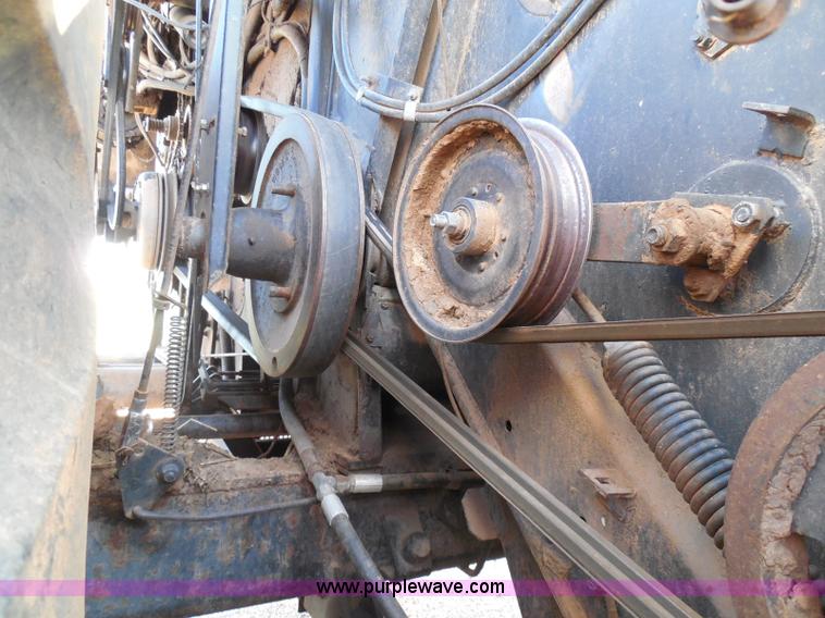 image for item I3465 1977 Gleaner M2 combine