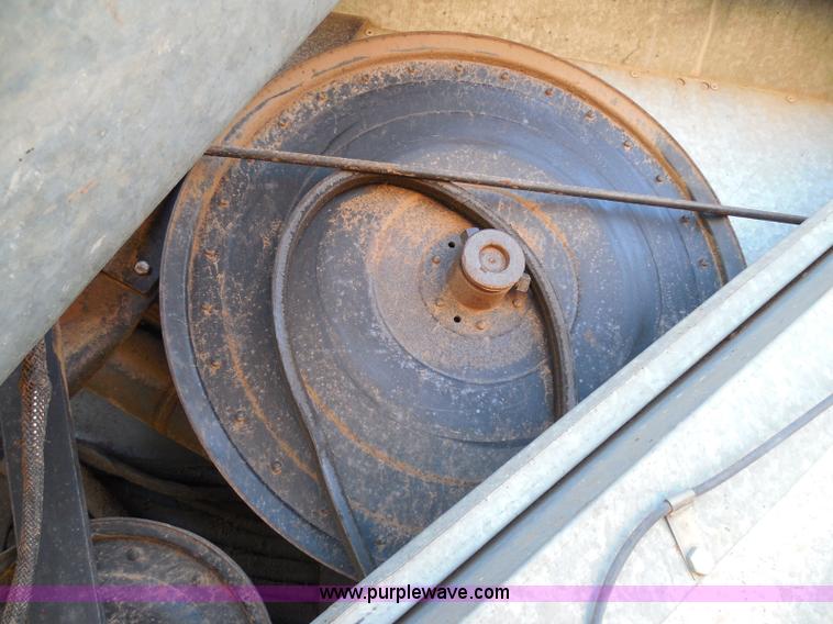 image for item I3465 1977 Gleaner M2 combine