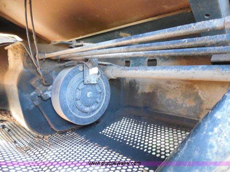 image for item I3465 1977 Gleaner M2 combine