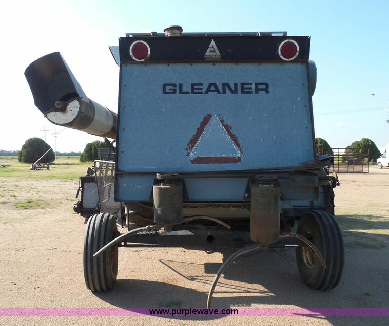 image for item I3465 1977 Gleaner M2 combine