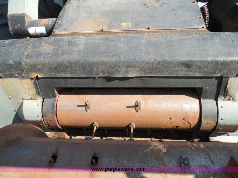 image for item I3465 1977 Gleaner M2 combine