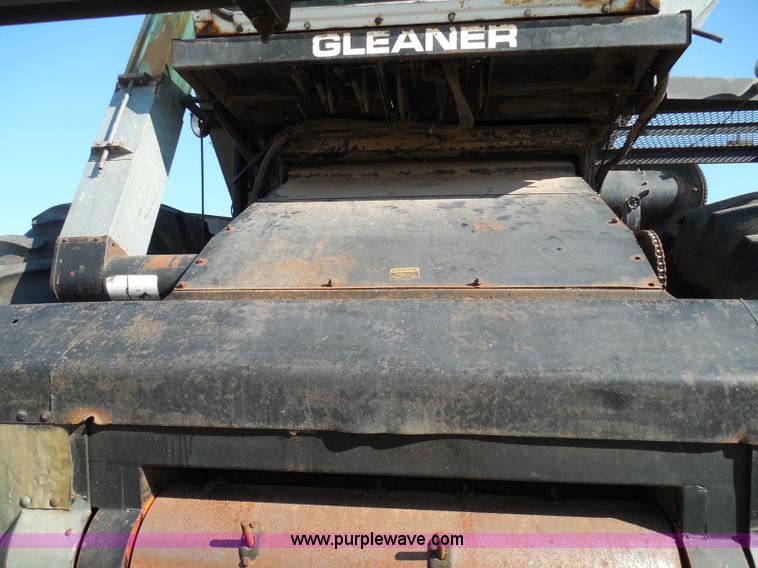 image for item I3465 1977 Gleaner M2 combine