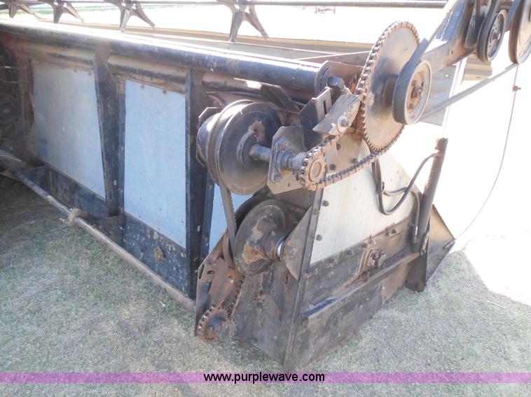 image for item I3465 1977 Gleaner M2 combine