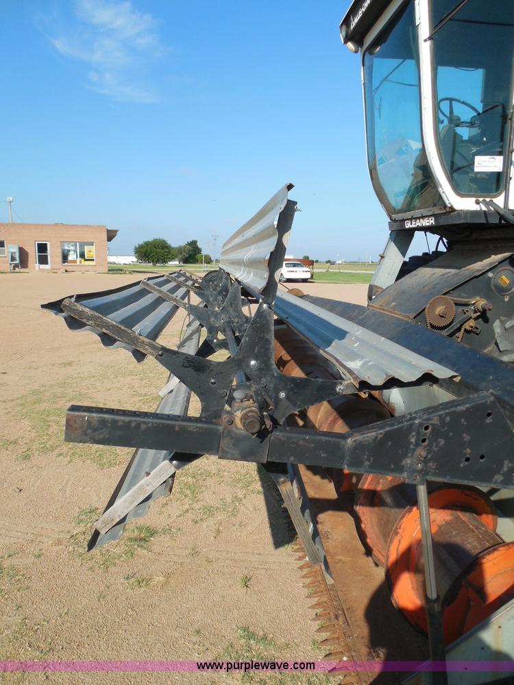 image for item I3465 1977 Gleaner M2 combine