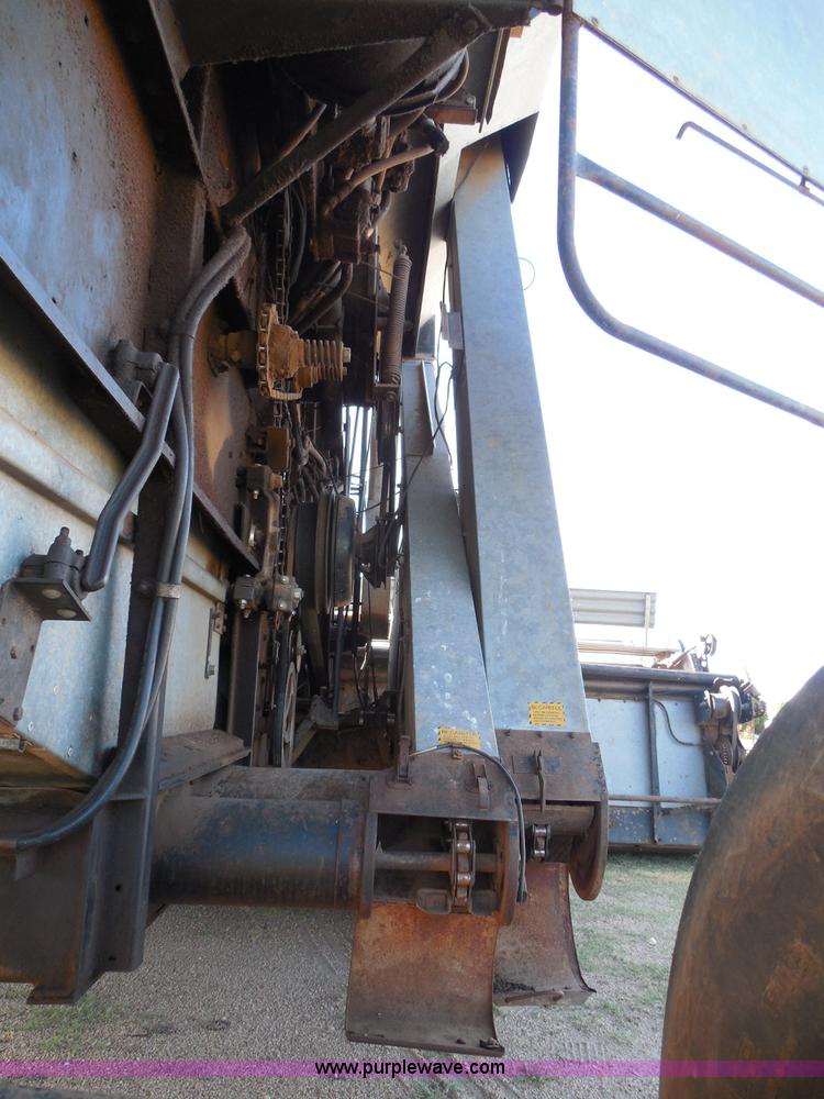 image for item I3465 1977 Gleaner M2 combine