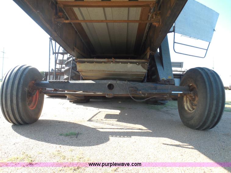 image for item I3465 1977 Gleaner M2 combine