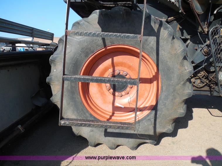 image for item I3465 1977 Gleaner M2 combine