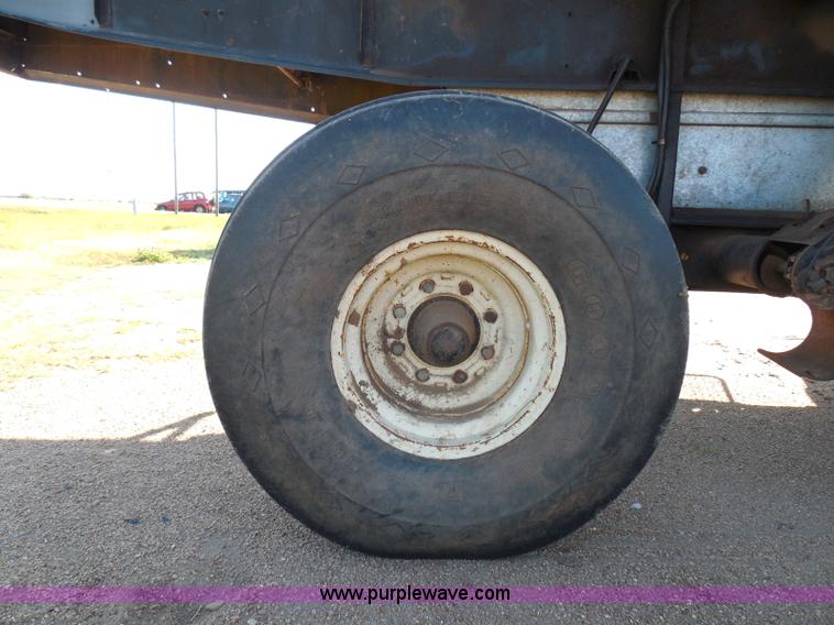 image for item I3465 1977 Gleaner M2 combine