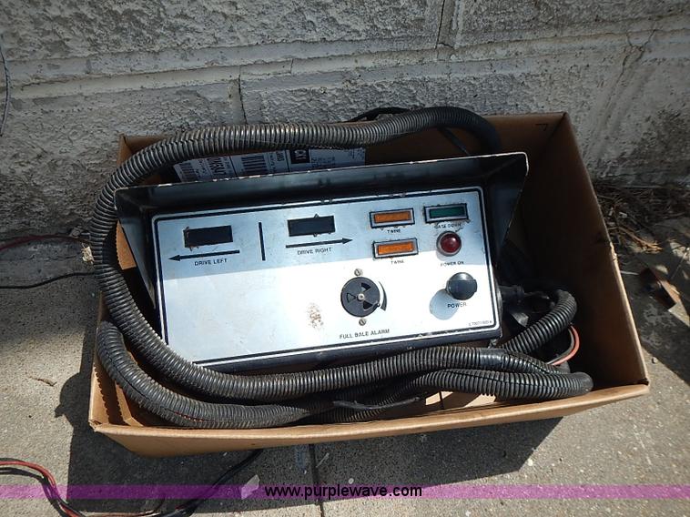 image for item I3517 Case IH 8455 round baler