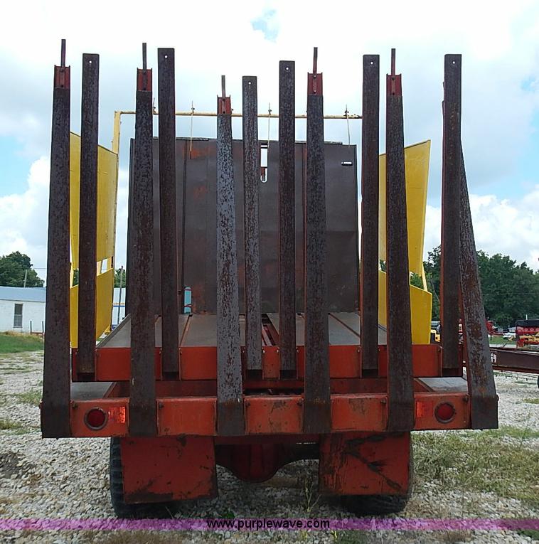 image for item I3521 New Holland 1049 stack cruiser