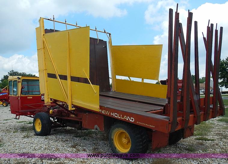 image for item I3521 New Holland 1049 stack cruiser