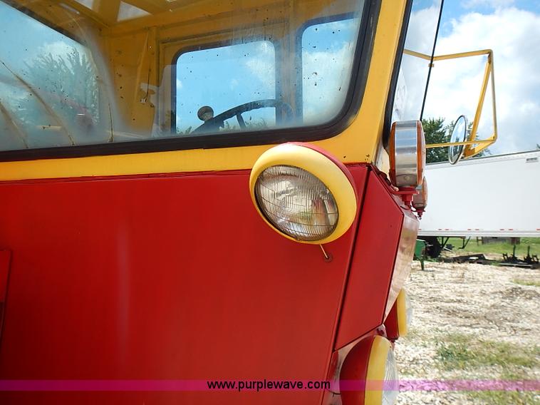 image for item I3521 New Holland 1049 stack cruiser