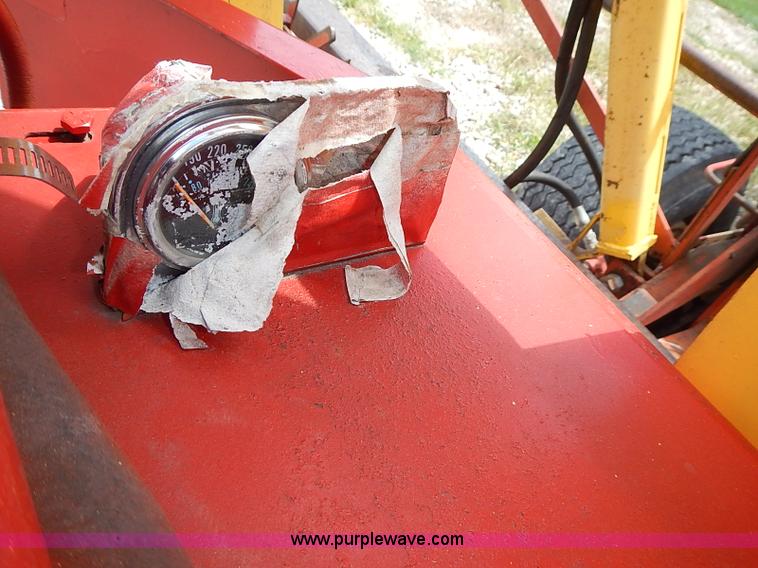 image for item I3521 New Holland 1049 stack cruiser