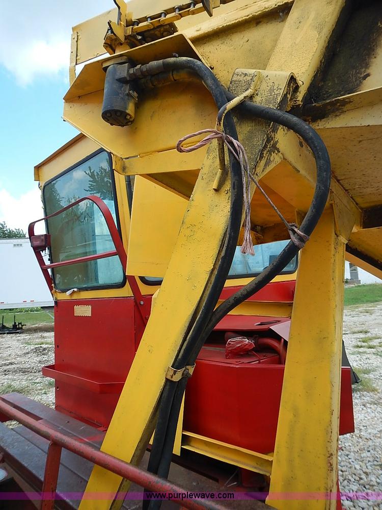 image for item I3521 New Holland 1049 stack cruiser