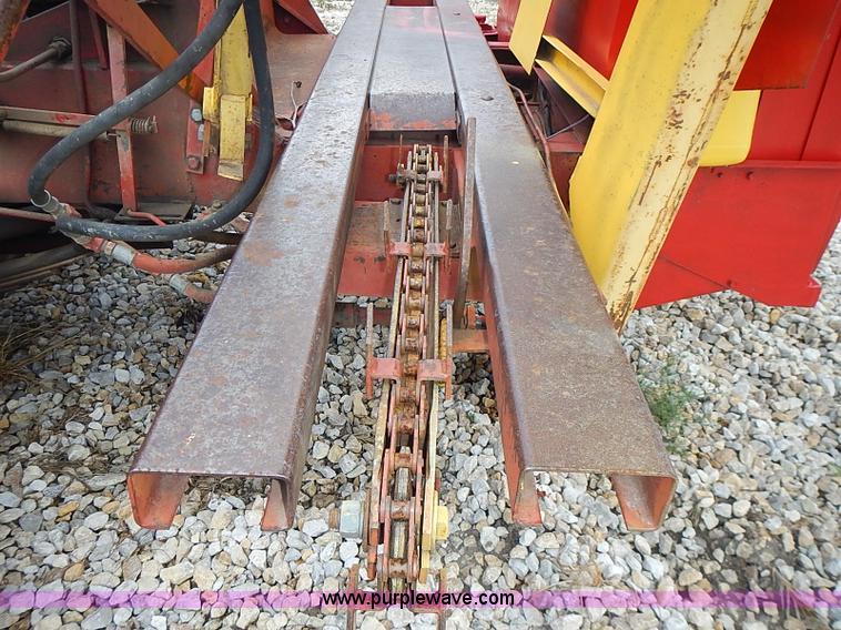 image for item I3521 New Holland 1049 stack cruiser