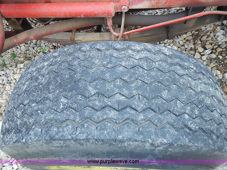 image for item I3521 New Holland 1049 stack cruiser