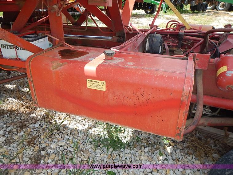 image for item I3521 New Holland 1049 stack cruiser