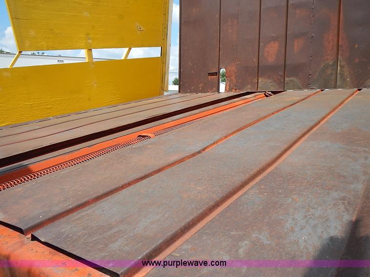 image for item I3521 New Holland 1049 stack cruiser