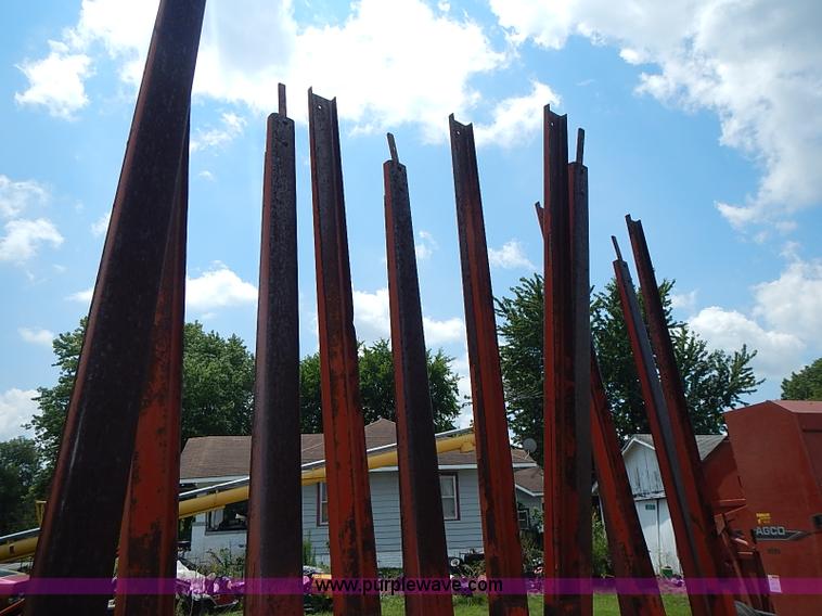 image for item I3521 New Holland 1049 stack cruiser