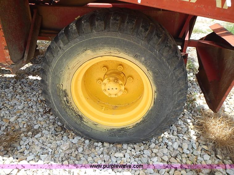 image for item I3521 New Holland 1049 stack cruiser