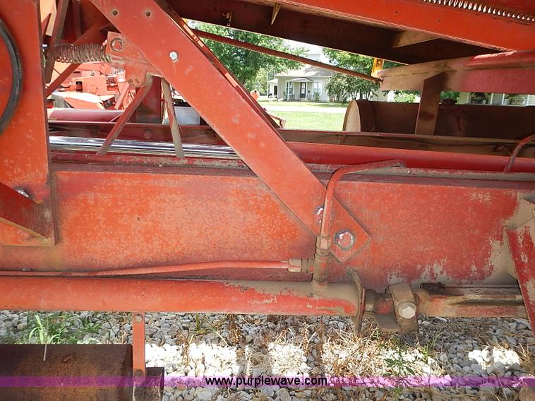 image for item I3521 New Holland 1049 stack cruiser