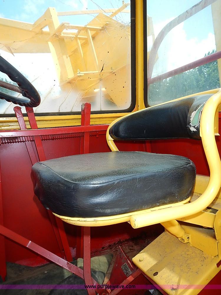 image for item I3521 New Holland 1049 stack cruiser