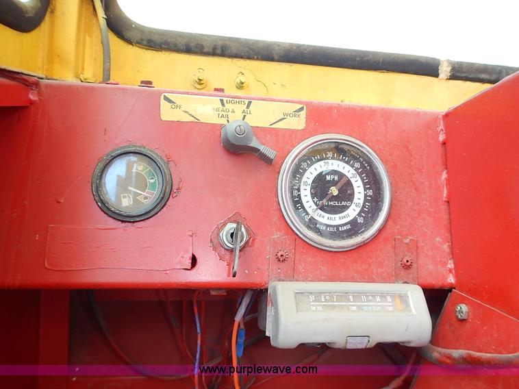 image for item I3521 New Holland 1049 stack cruiser