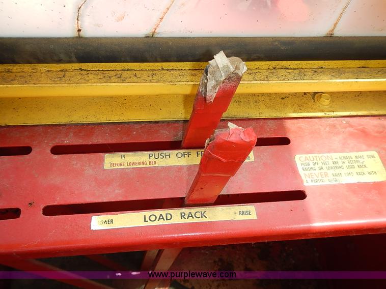 image for item I3521 New Holland 1049 stack cruiser