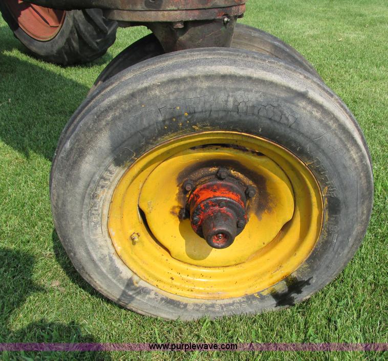 image for item I4141 Oliver 70 tractor