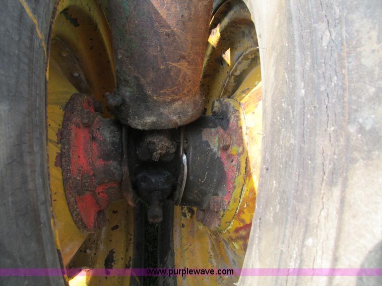 image for item I4141 Oliver 70 tractor