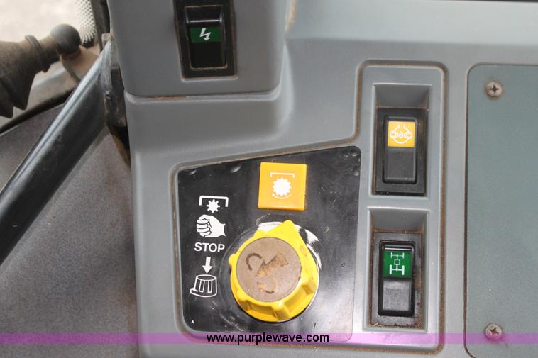 image for item I7256 1997 New Holland 7740SL MFWD tractor