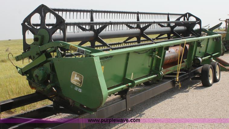 image for item I7266 1992 John Deere 925 flex platform header